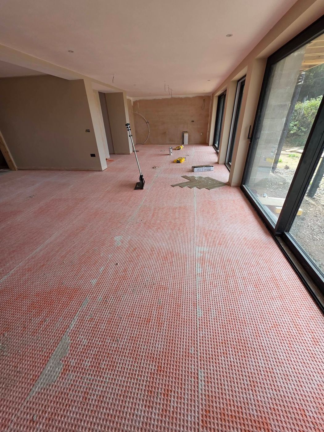 The floor prepared and matted before tiling